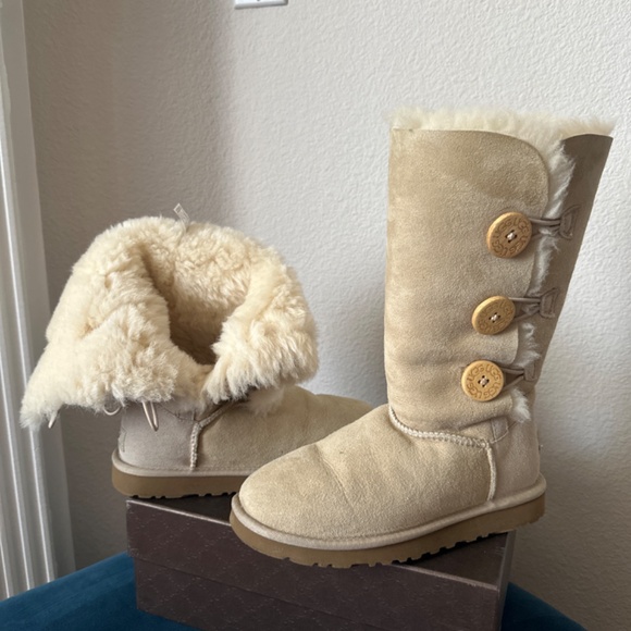 UGG boots - Picture 10 of 12